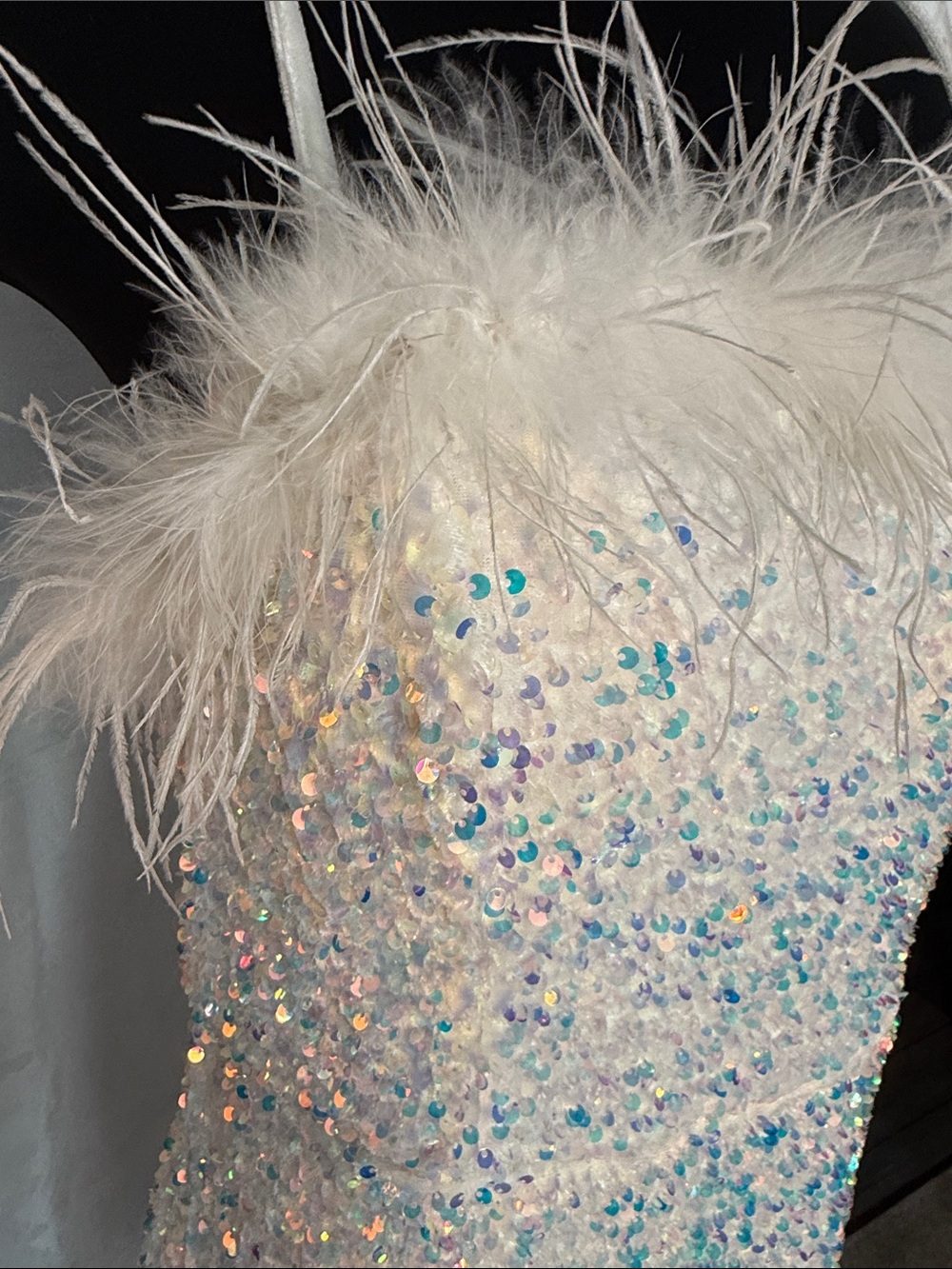 White/iridescent Sequin Feather Trim Party Dress size XL - Picture 2 of 4